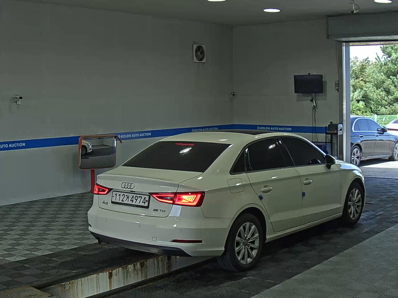أودي إيه 3 (3Rd Gen) 25 TDI Dynamic 2015