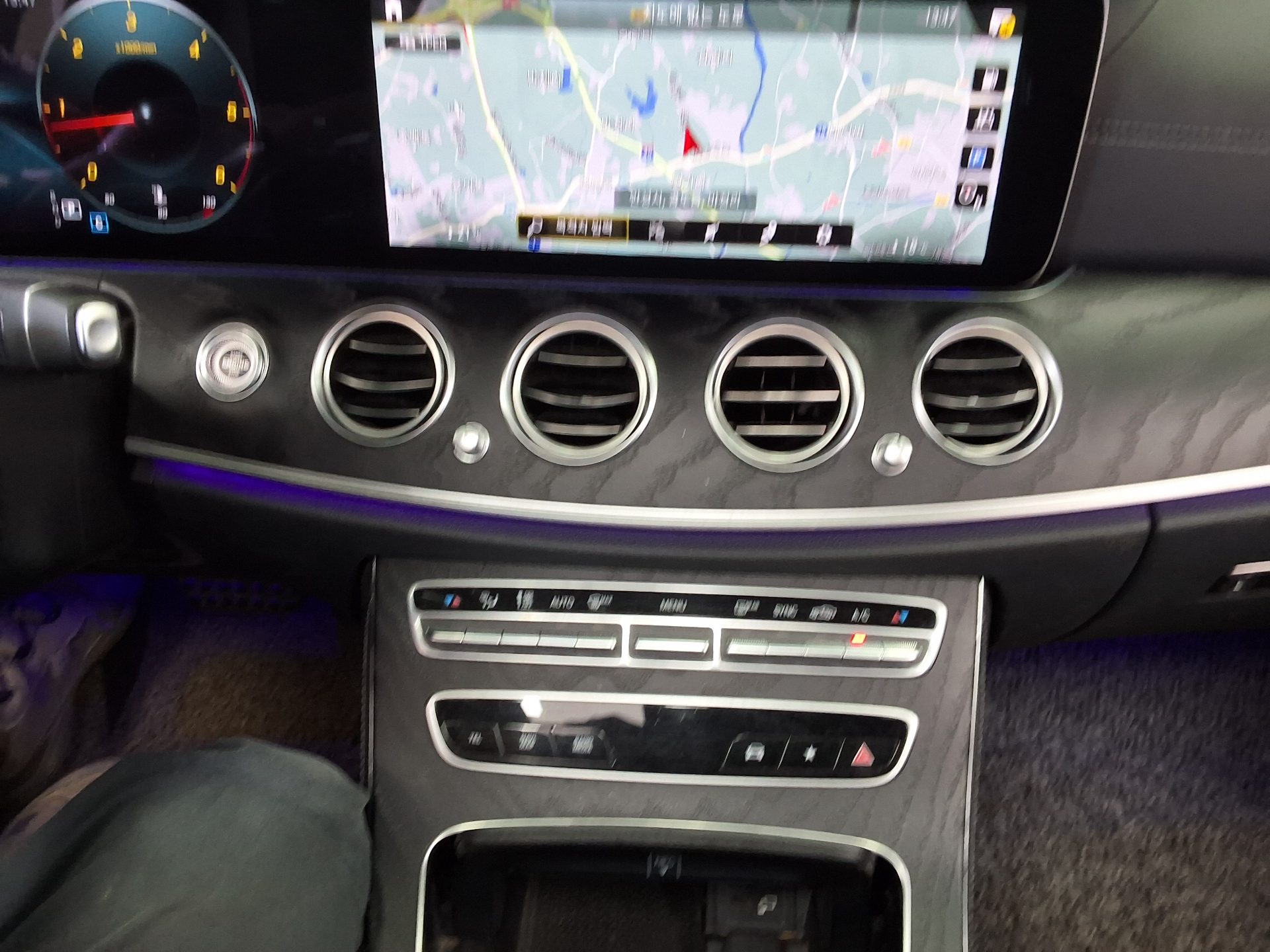 مرسيدس بنز E Class (5Th Gen) E220D فورماتيك AMG Line 2021 E220d 4MATIC LINE
