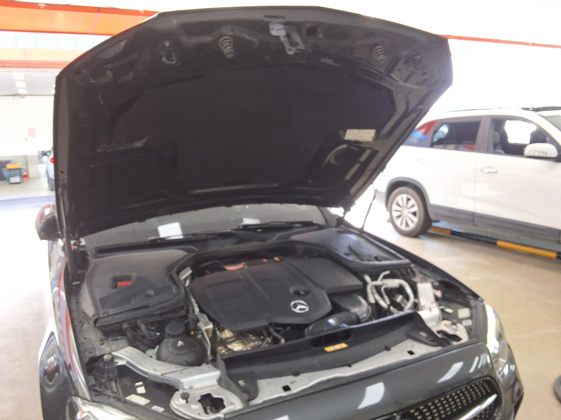 مرسيدس بنز E Class (5Th Gen) E220D فورماتيك AMG Line 2021 E220d 4MATIC LINE