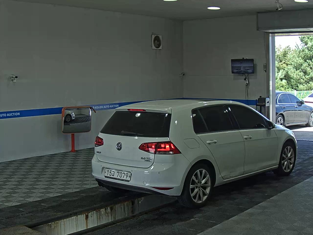 فولكس فاجن جولف (7Th Gen) 2.0 TDI 2015