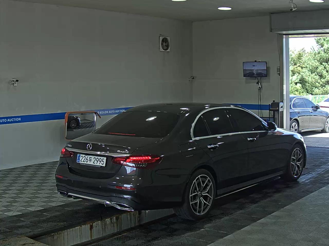 مرسيدس بنز E Class (5Th Gen) E220D فورماتيك AMG Line 2021 E220d 4MATIC LINE