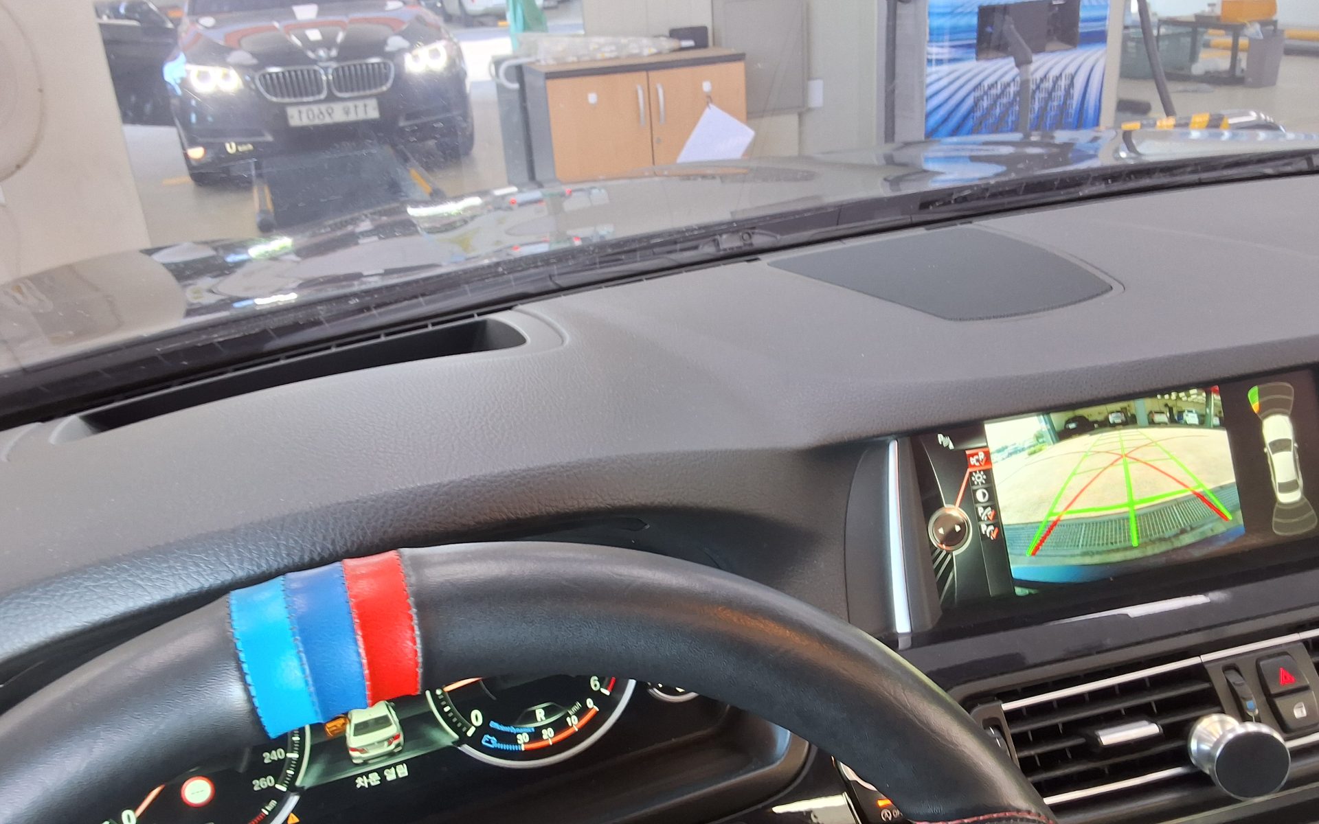 بي إم دبليو 5 Series (6Th Gen) 520D 2015 520d