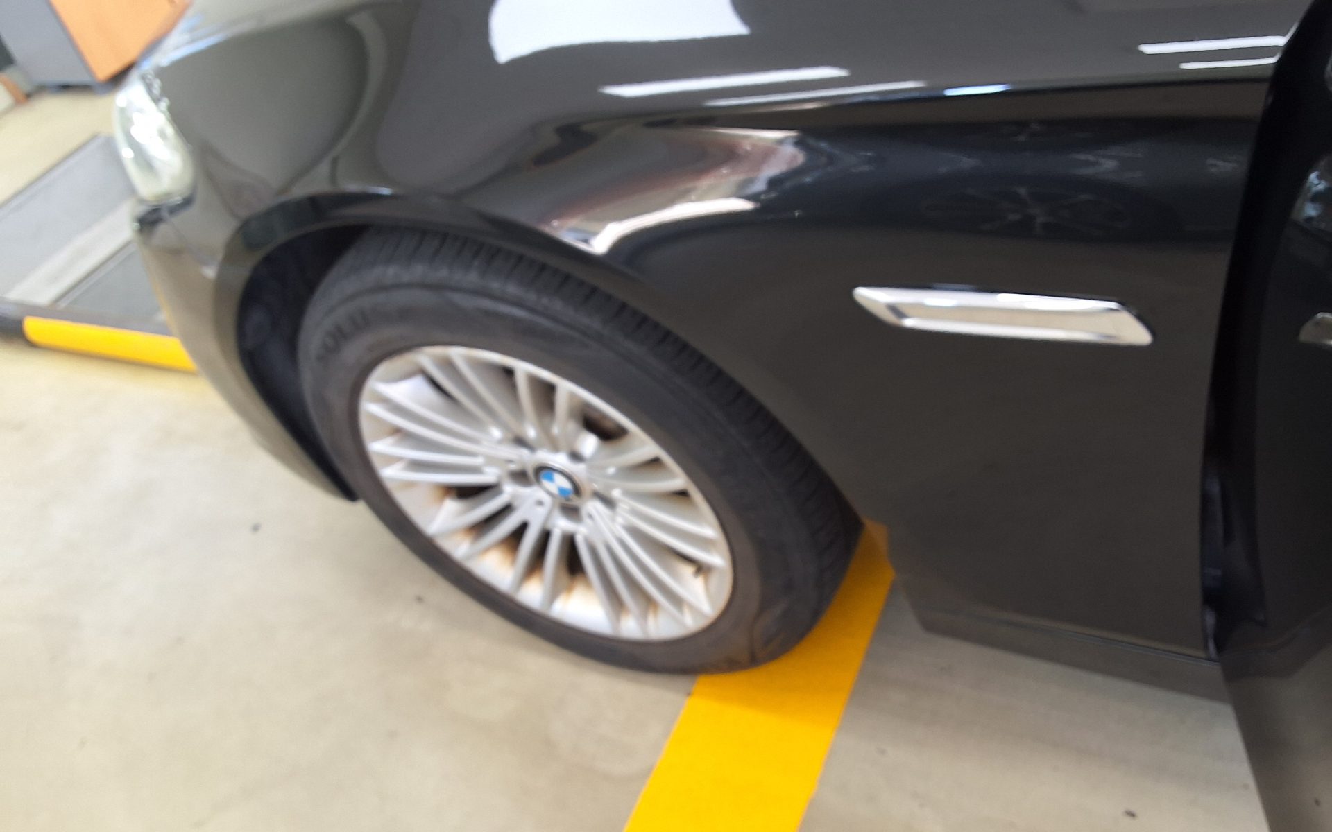 بي إم دبليو 5 Series (6Th Gen) 520D 2015 520d