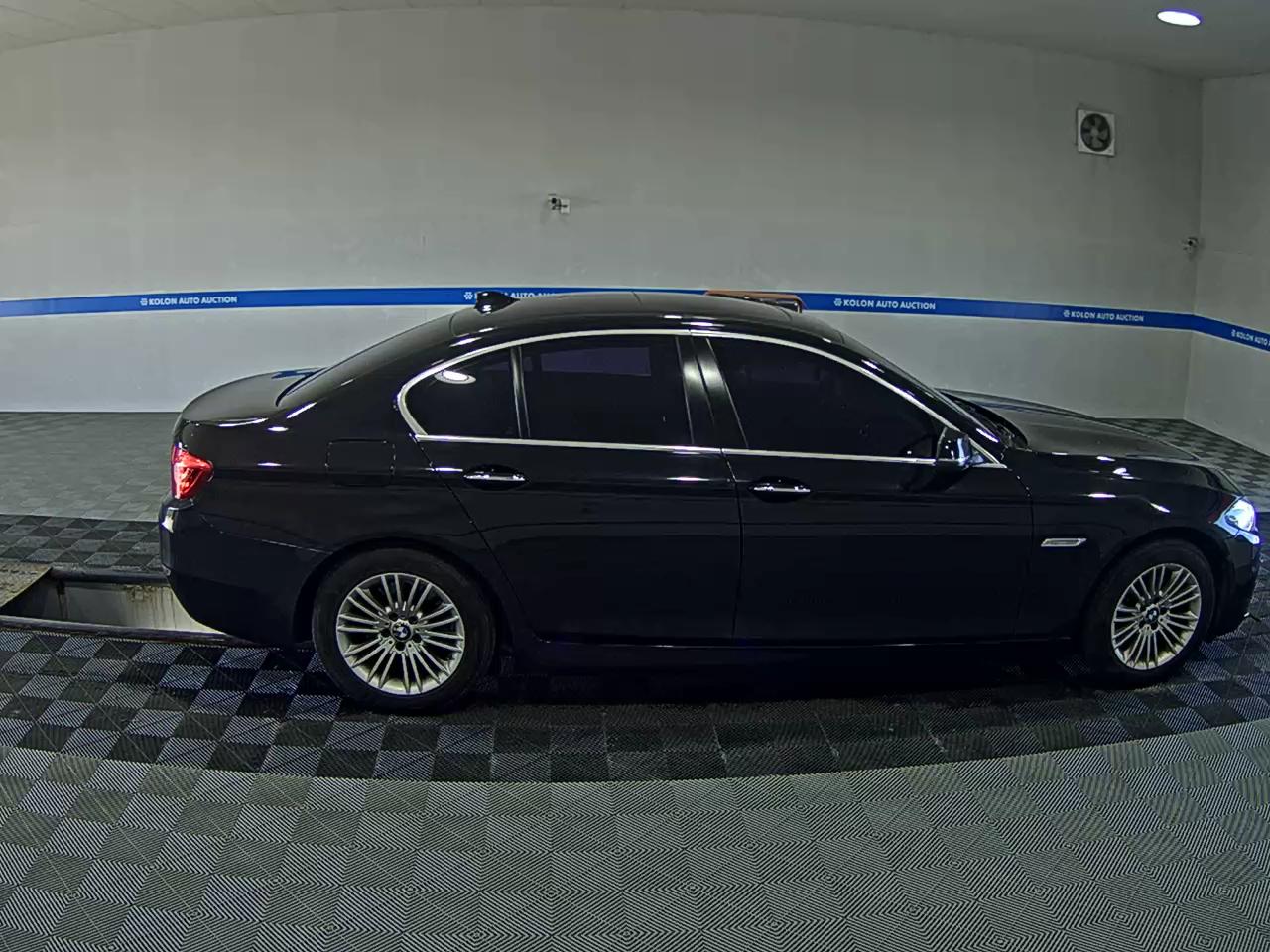 بي إم دبليو 5 Series (6Th Gen) 520D 2015 520d