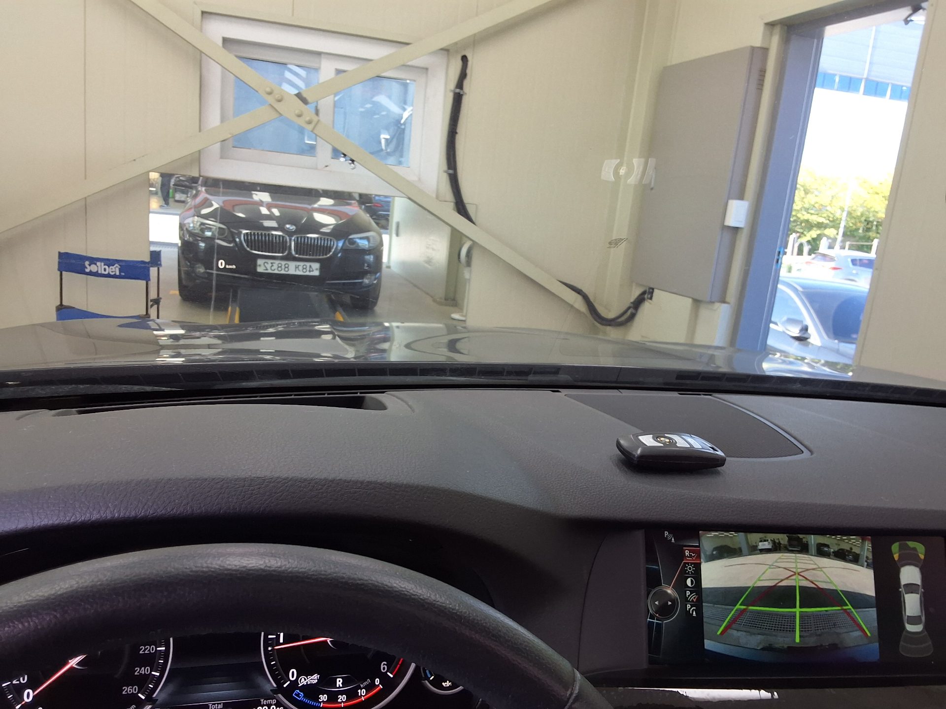 بي إم دبليو 5 Series (6Th Gen) 520D 2013 520d