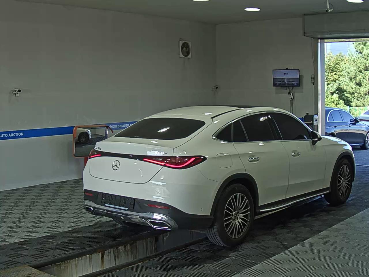 مرسيدس بنز جي إل سي Class (2Nd Gen) جي إل سي 300 فورماتيك كوبيه Avantgarde 2025 4MATIC