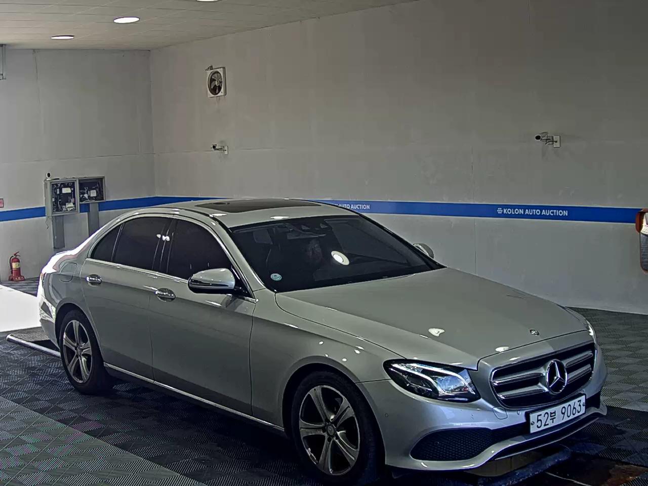مرسيدس بنز E Class (5Th Gen) E220D فورماتيك Avantgarde 2017 E220d 4MATIC