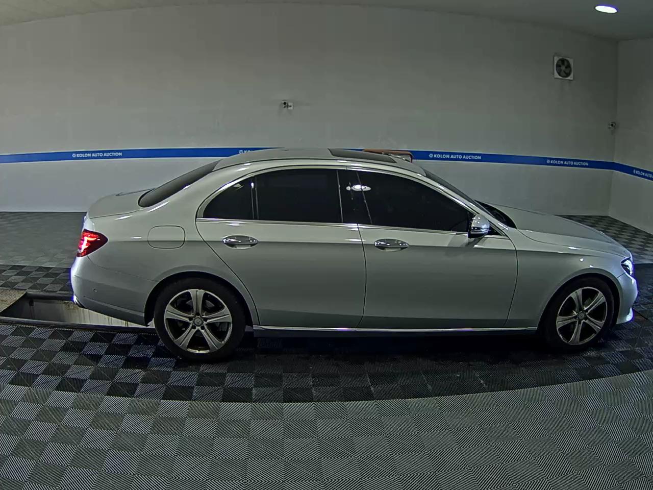 مرسيدس بنز E Class (5Th Gen) E220D فورماتيك Avantgarde 2017 E220d 4MATIC