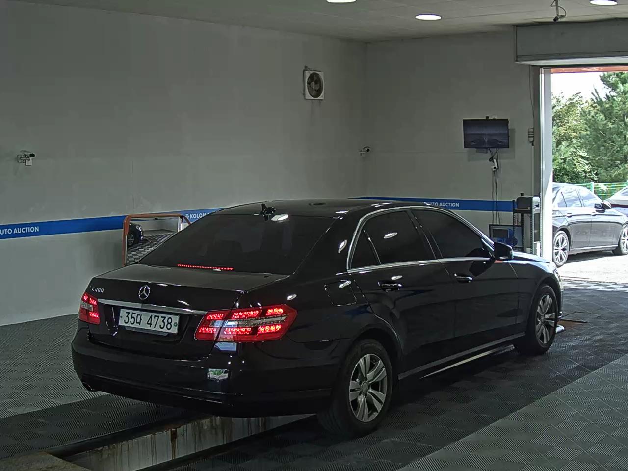 مرسيدس بنز E Class (4Th Gen) E200 Cgi Blueefficiency 2013 E200