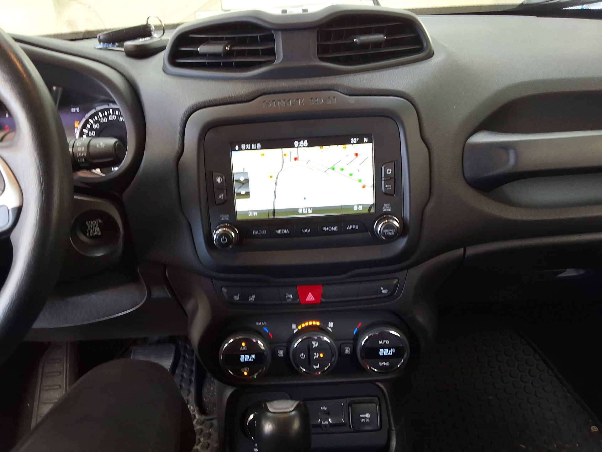 جيب رينيجيد 2.0 ديزل دفع كلي Trailhawk 2017 دفع رباعي
