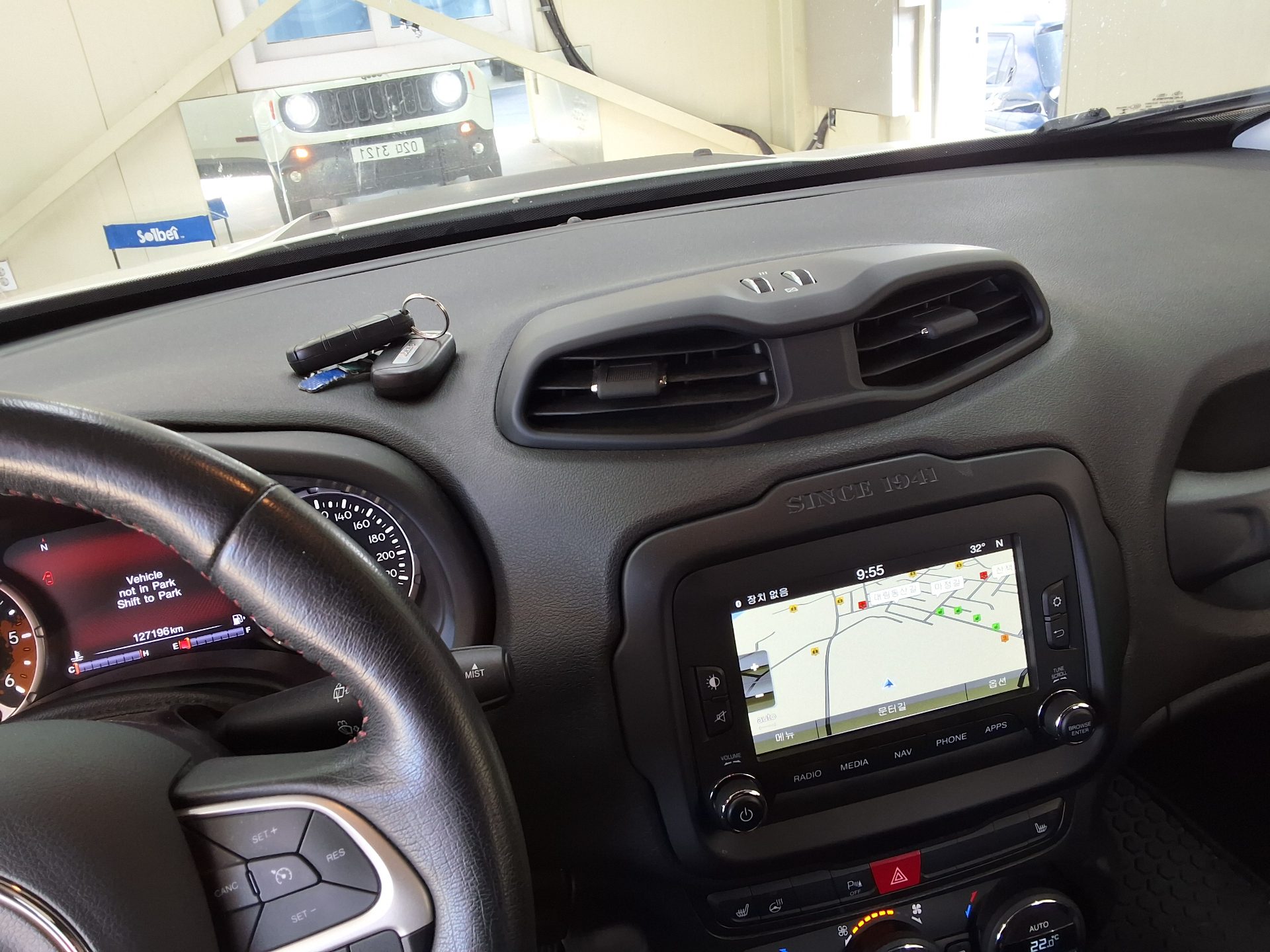 جيب رينيجيد 2.0 ديزل دفع كلي Trailhawk 2017 دفع رباعي