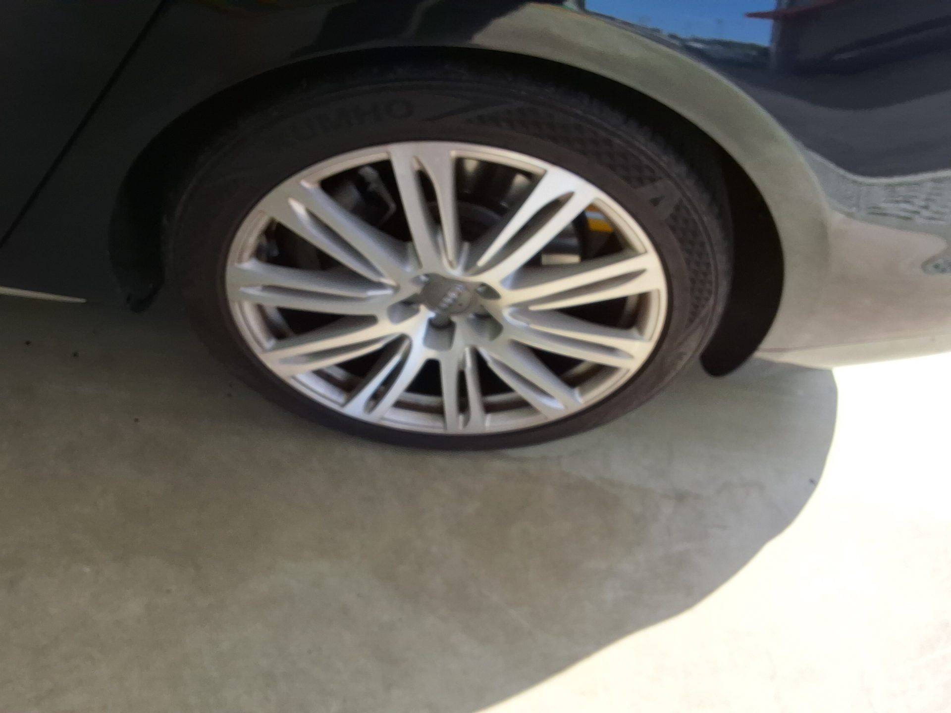 أودي إيه 8 (3Rd Gen) 4.0 Tfsi كواترو Lwb 5 Seat 2013