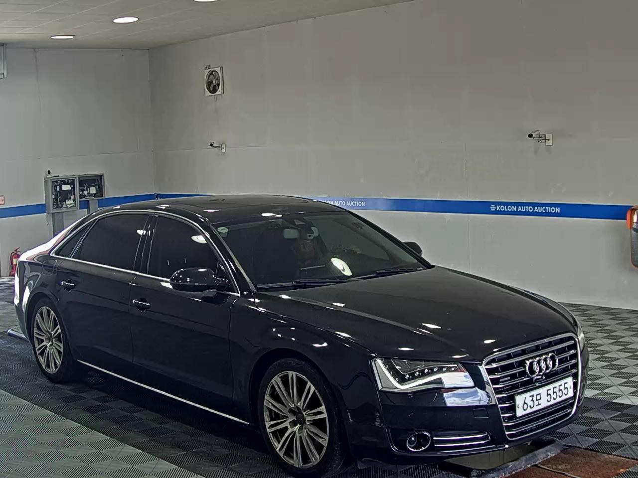 أودي إيه 8 (3Rd Gen) 4.0 Tfsi كواترو Lwb 5 Seat 2013