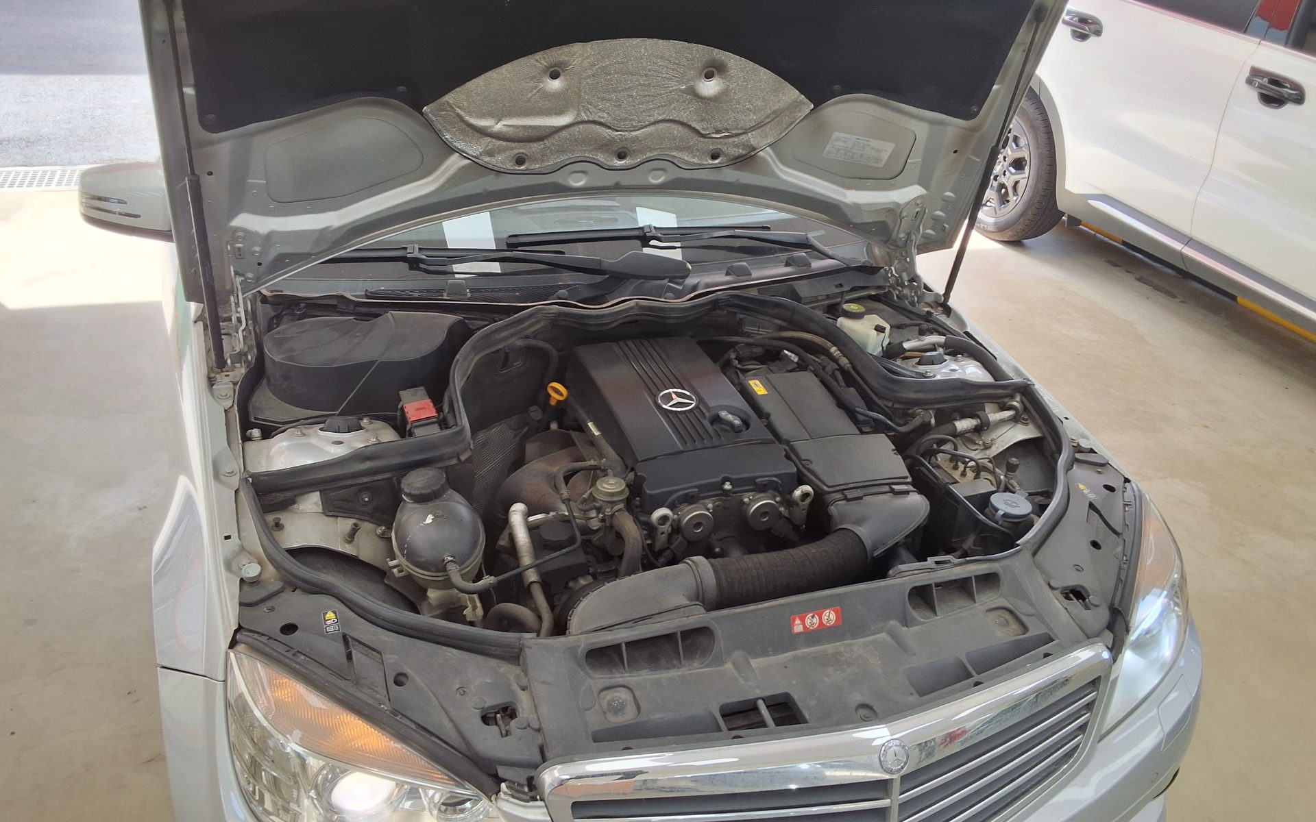 مرسيدس بنز C Class (3Rd Gen) C200K Elegance 2010 C200K
