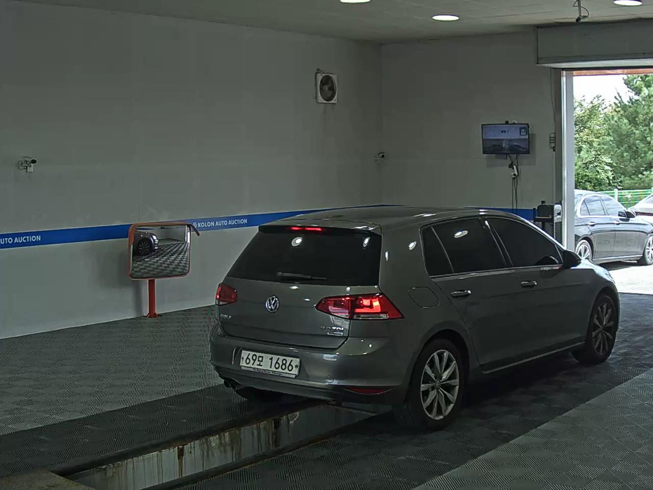 فولكس فاجن جولف (7Th Gen) 2.0 TDI 2015
