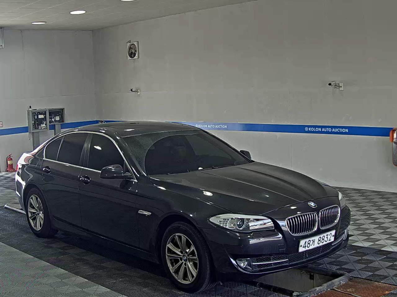 بي إم دبليو 5 Series (6Th Gen) 520D 2013 520d