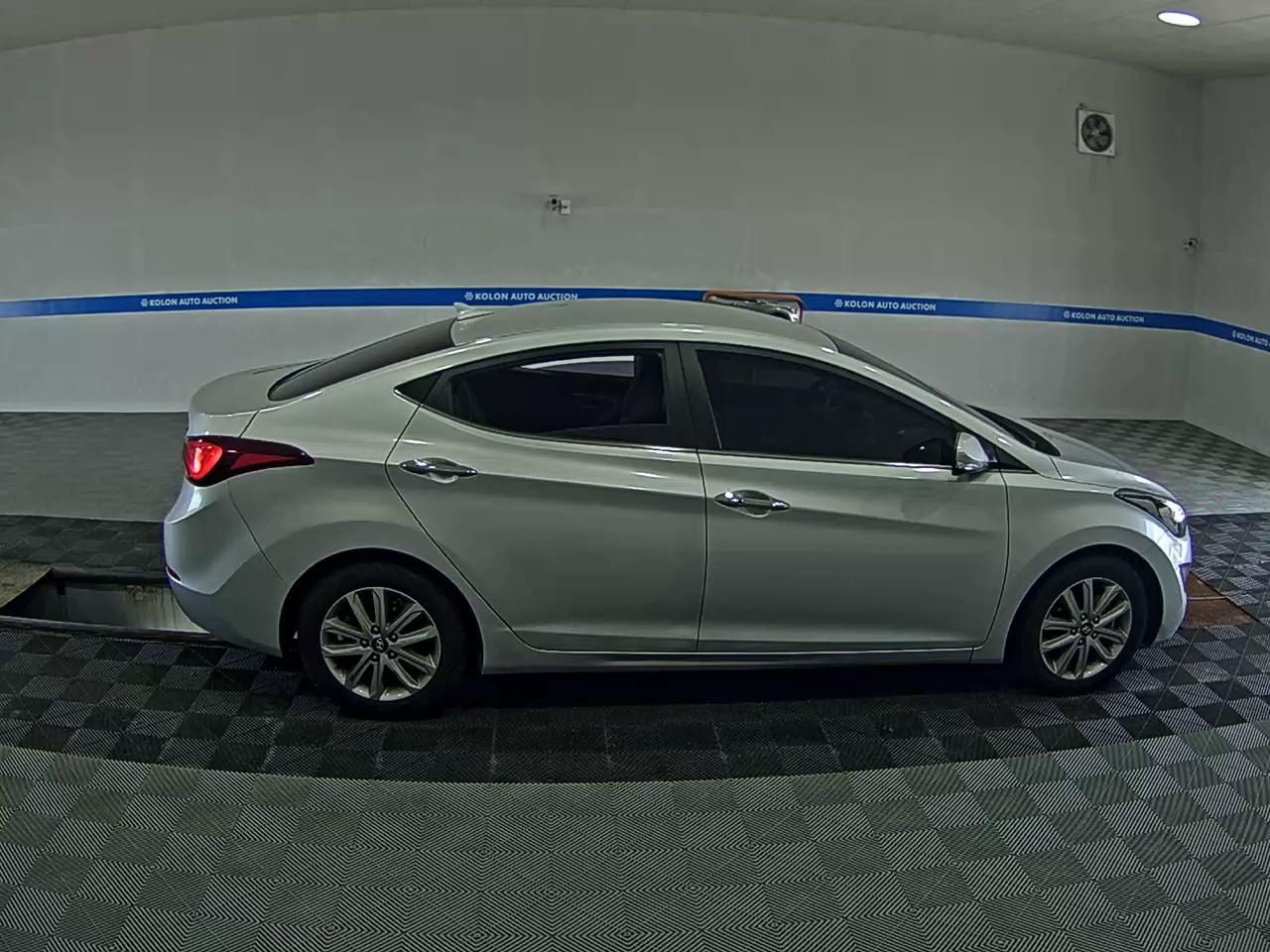 هيونداي أفانتي 2015 MODERN