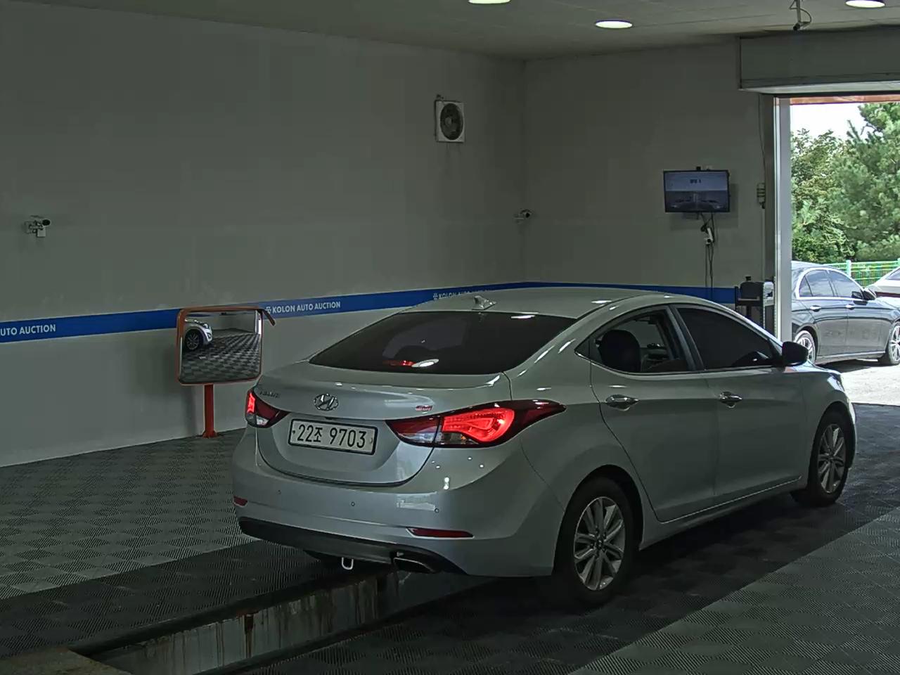 هيونداي أفانتي 2015 MODERN