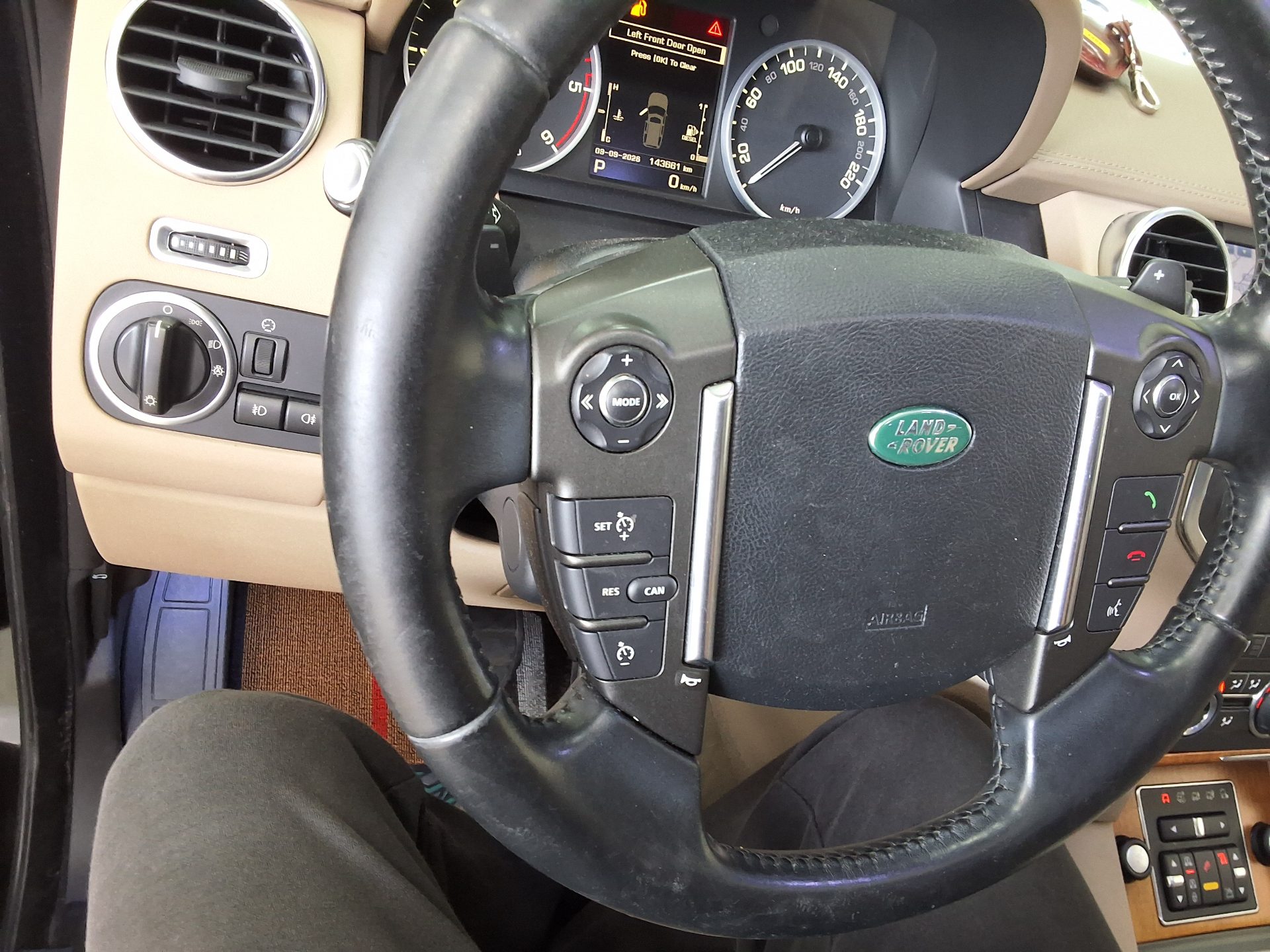 لاند روفر Rover Discovery 4 3.0 Sdv6 Se 2012 SE