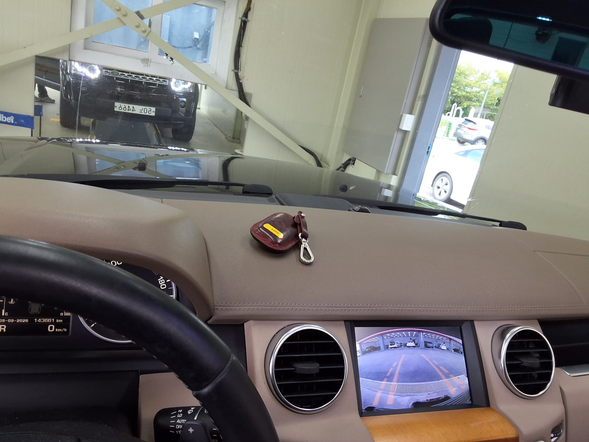 لاند روفر Rover Discovery 4 3.0 Sdv6 Se 2012 SE
