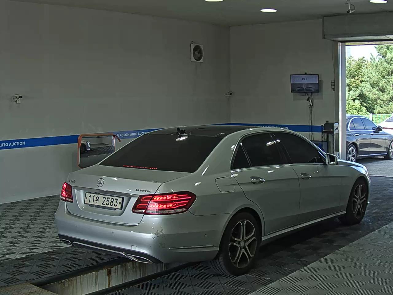 مرسيدس بنز E Class (4Th Gen) E250 Cdi Bluetec فورماتيك Avantgarde 2016 4MATIC