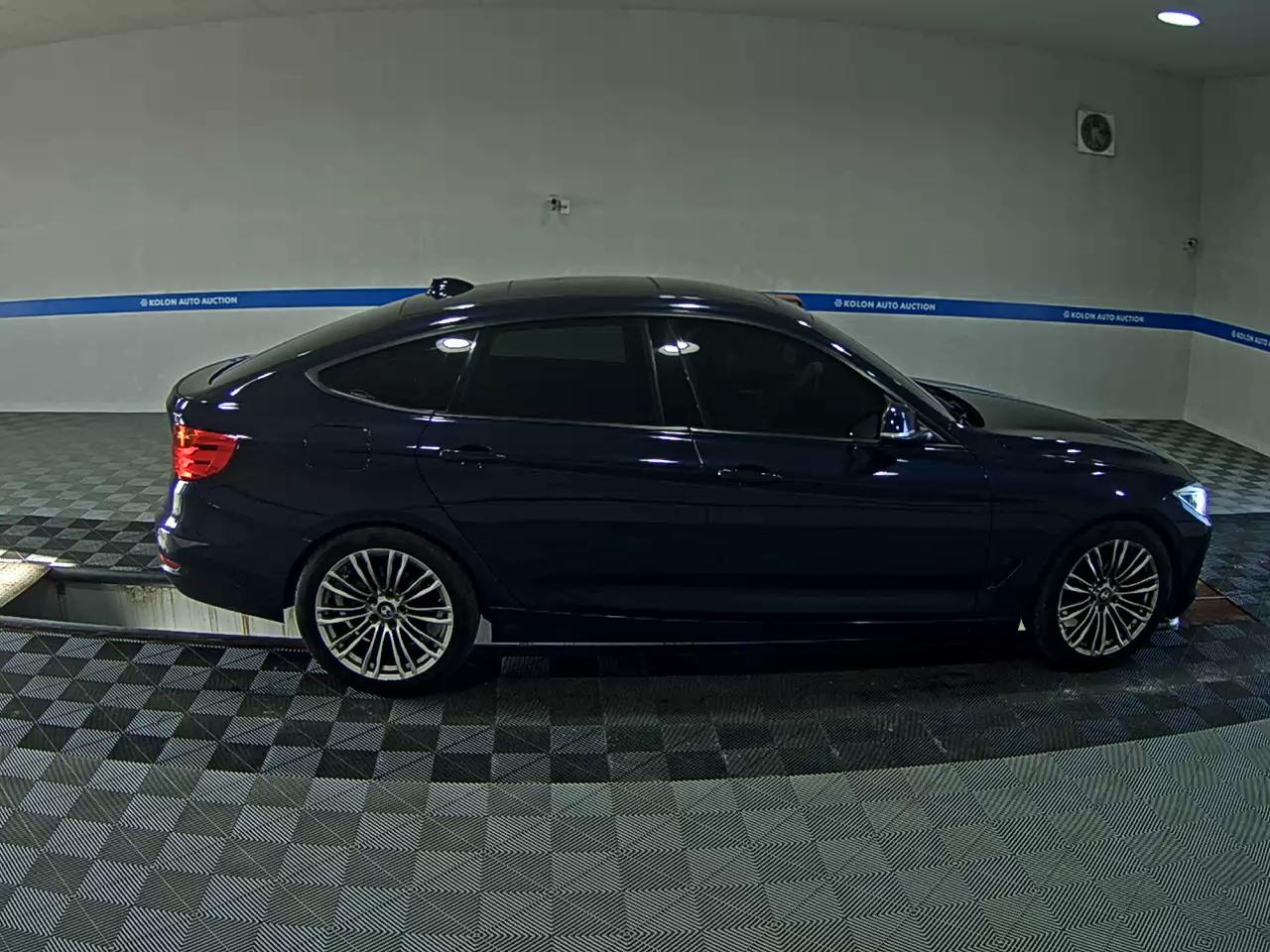 بي إم دبليو Gran Turismo (GT) 3 Series GT 320D إكس درايف 2014 GT GT