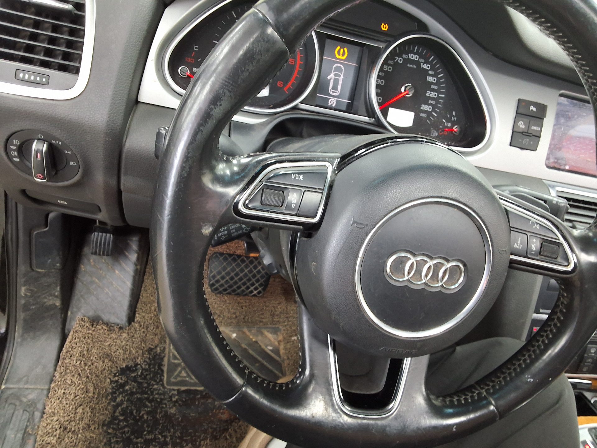 أودي كيو 7 3.0 TDI كواترو Dynamic 2013