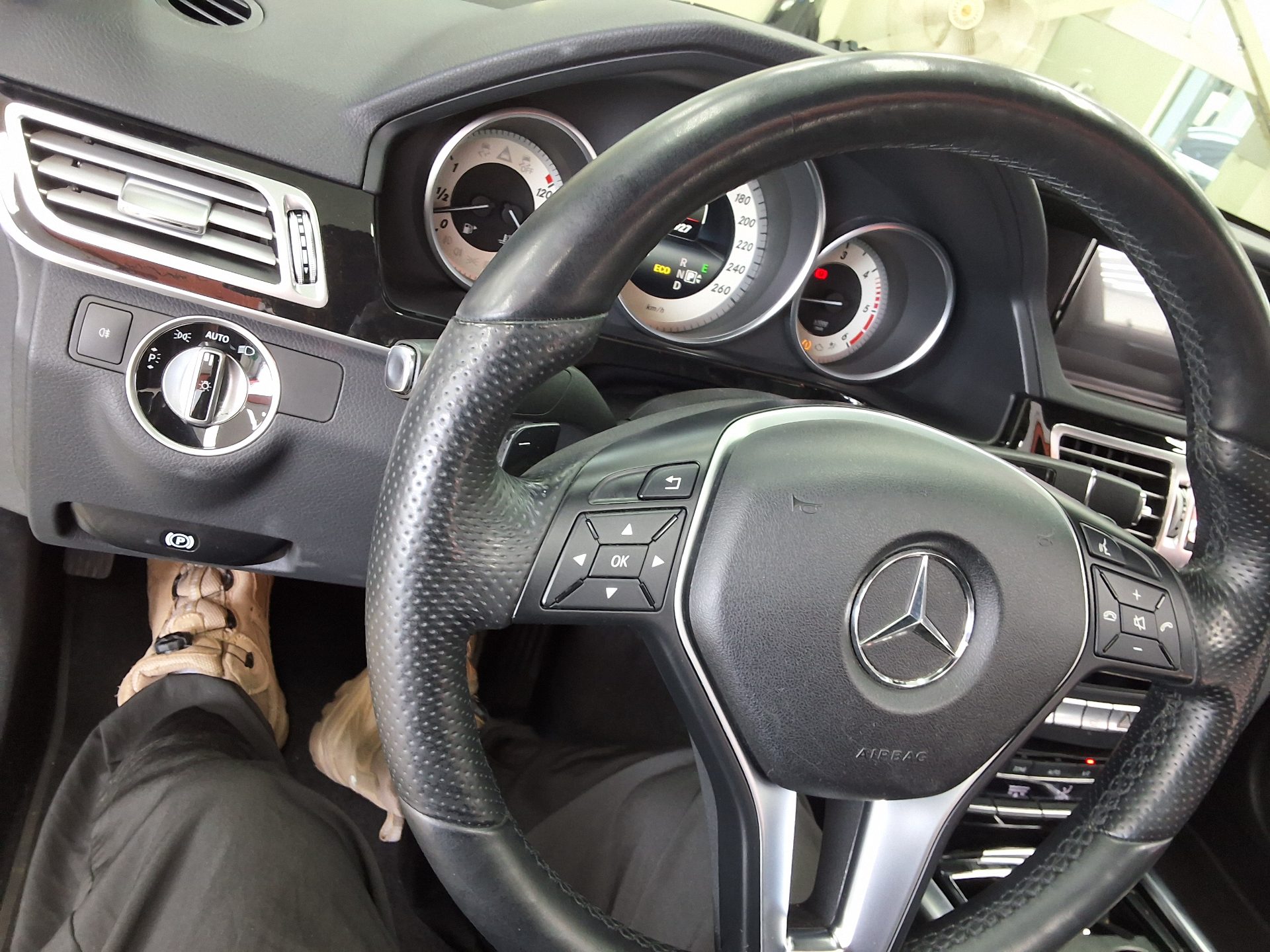 مرسيدس بنز E Class (4Th Gen) E220 Cdi Avantgarde 2014 E220
