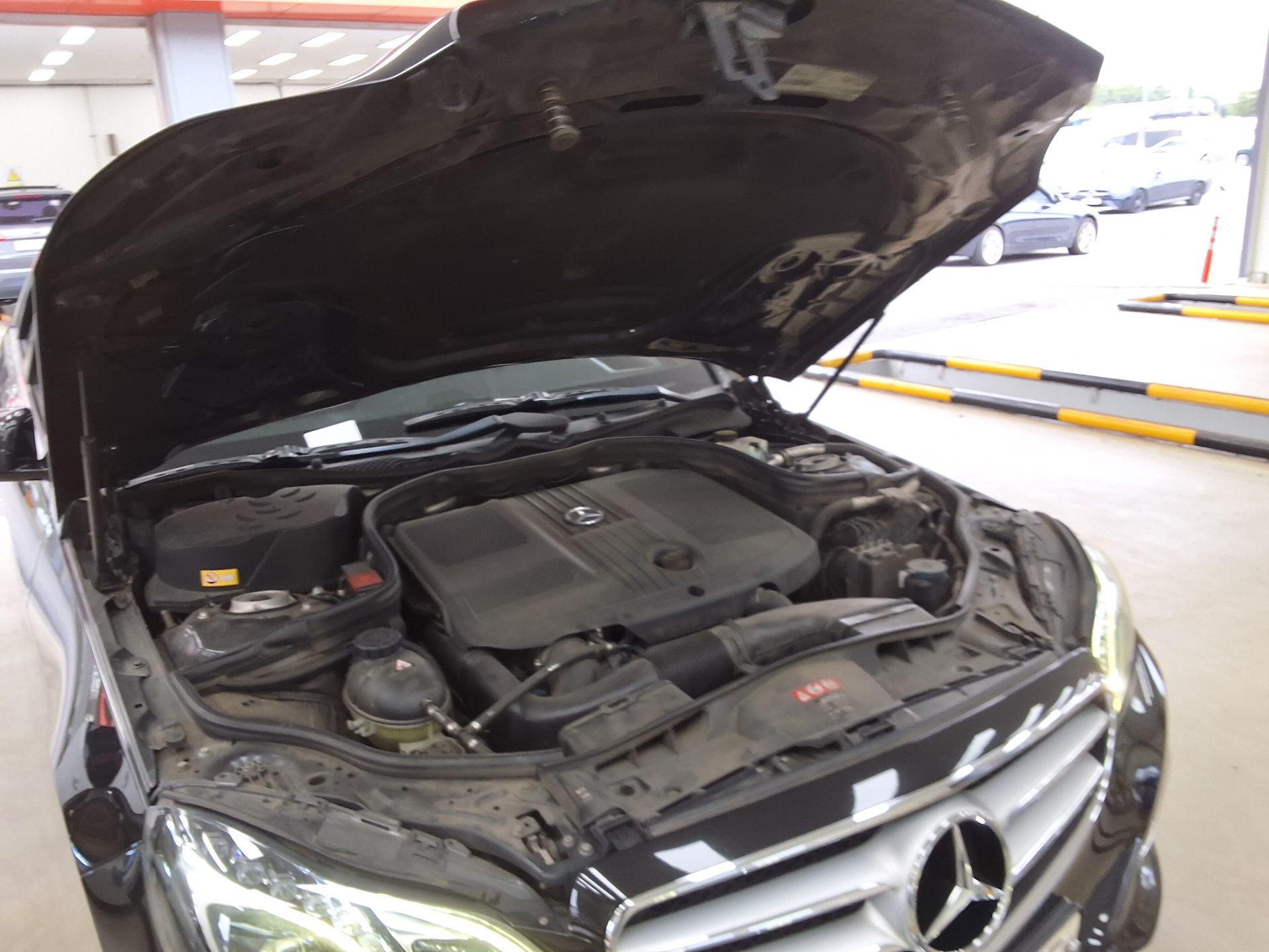 مرسيدس بنز E Class (4Th Gen) E220 Cdi Avantgarde 2014 E220