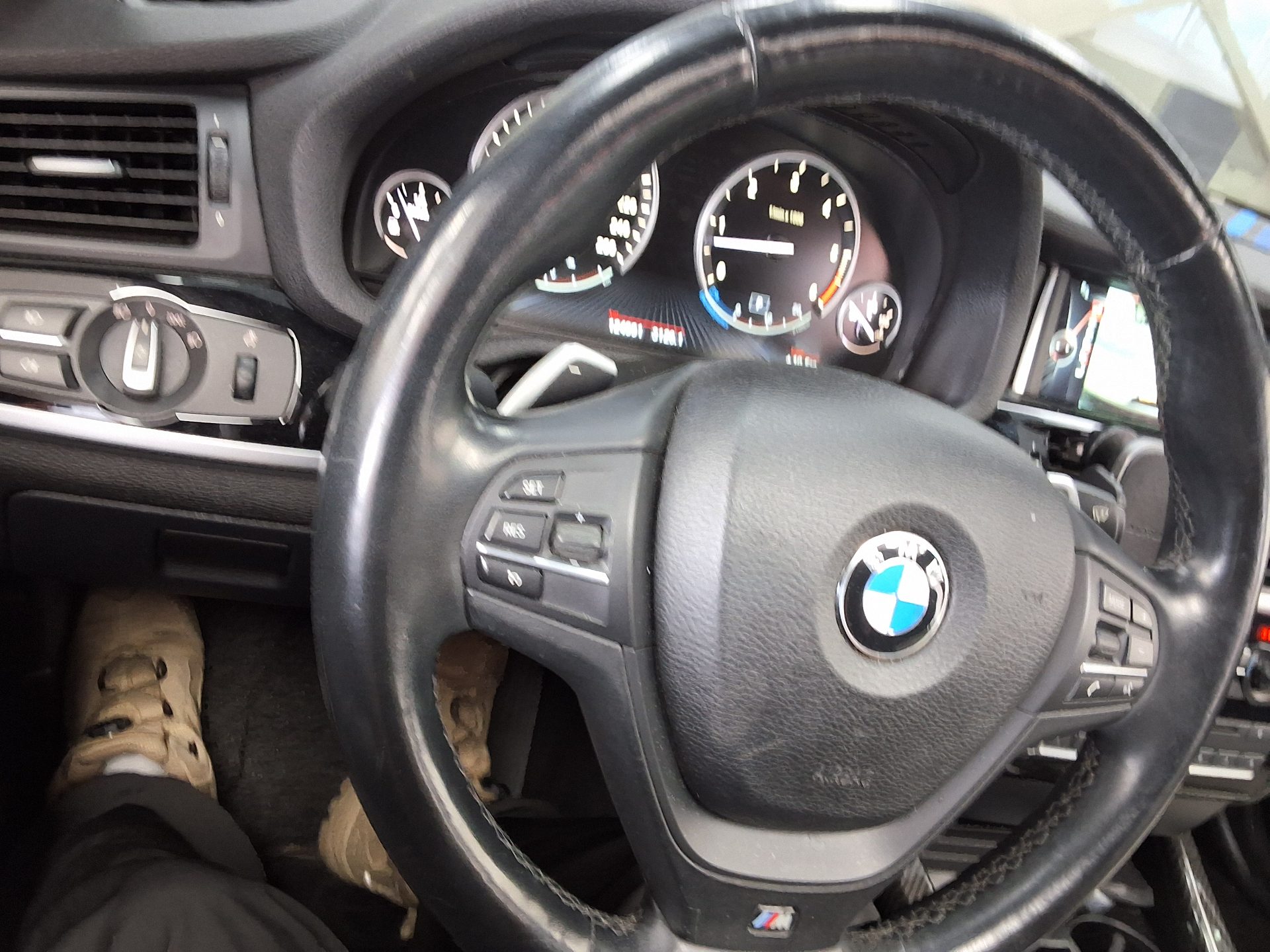 بي إم دبليو X4 30D إكس درايف M Sport Pack 2015 SPORT