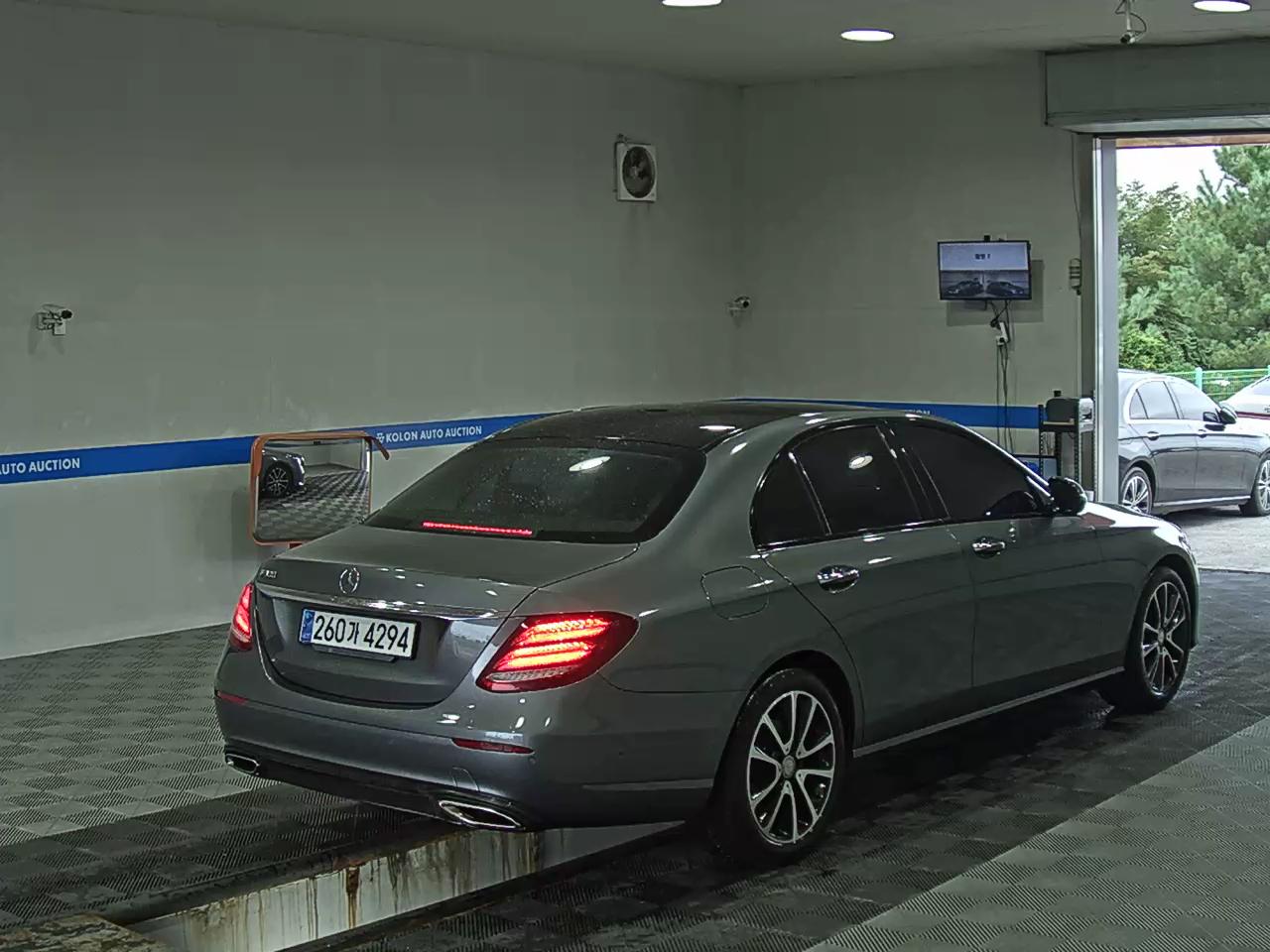 مرسيدس بنز E Class 2017 E300