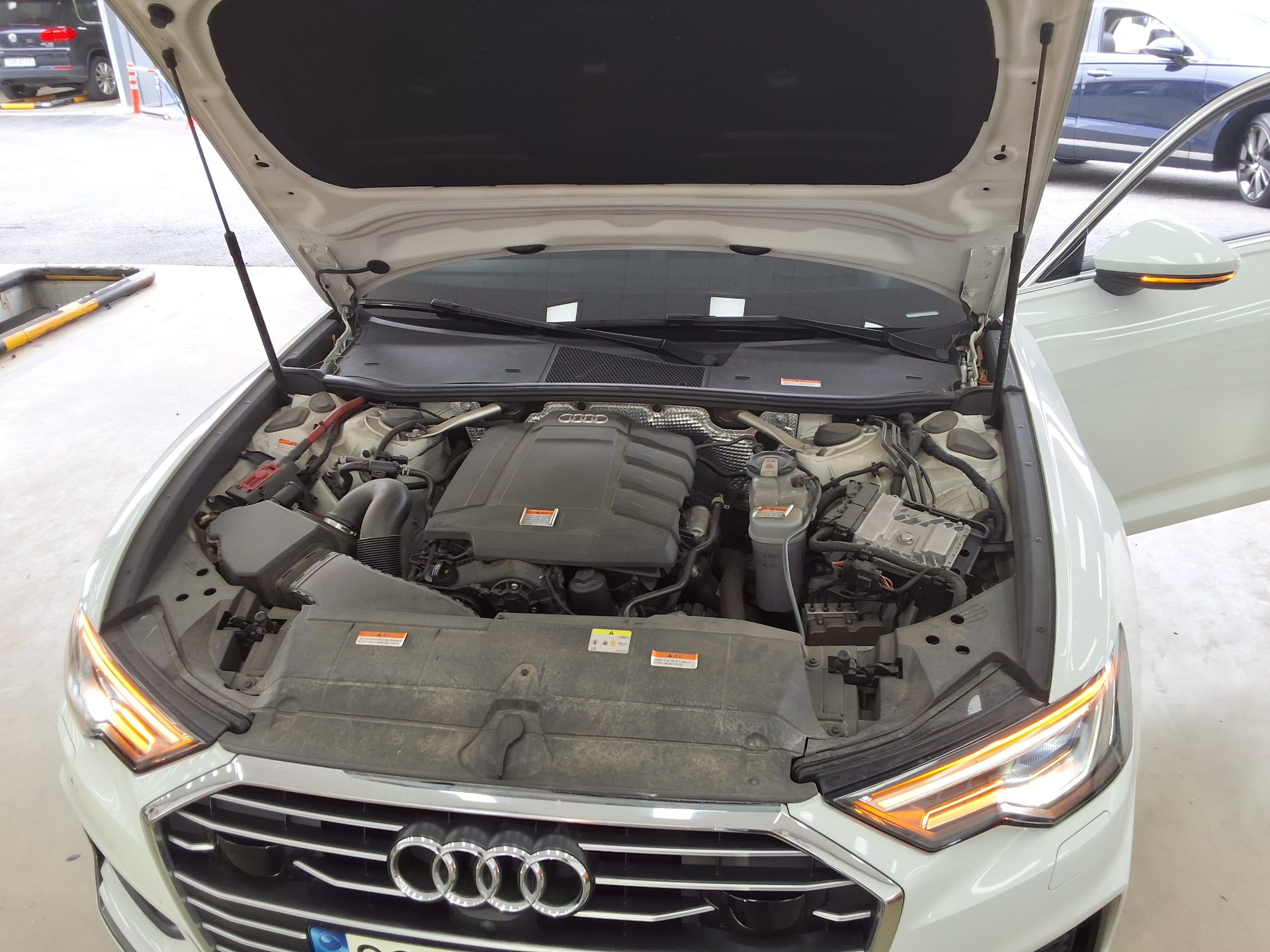 أودي إيه 6 (5Th Gen) 45 Tfsi بريميوم 2021 بريميوم