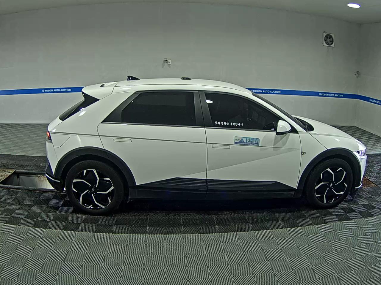 هيونداي أيونيك 2023 EV طويل المدى
