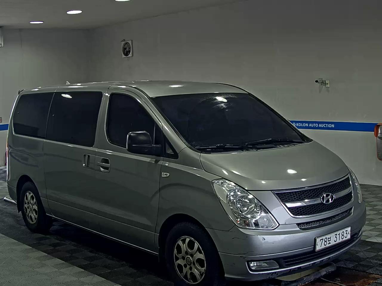 هيونداي جراند ستاركس 11 Seater ديزل Cvx لكجري 2012 فاخر