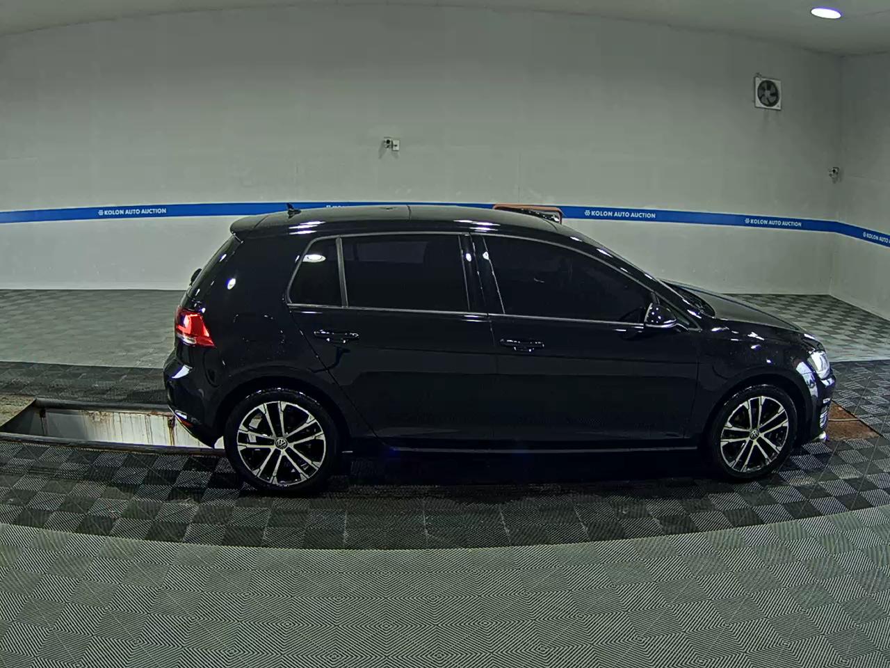 فولكس فاجن جولف (7Th Gen) 2.0 TDI بريميوم 2015 بريميوم