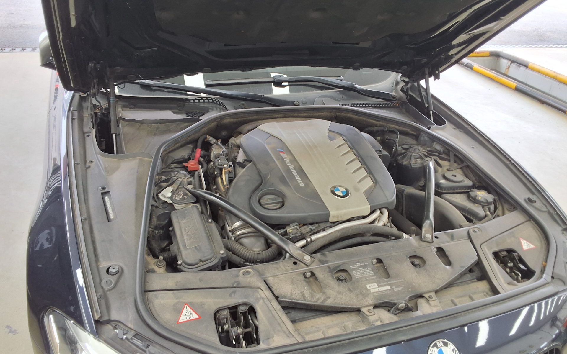 بي إم دبليو 5 Series (6Th Gen) M550D إكس درايف 2014 M550d