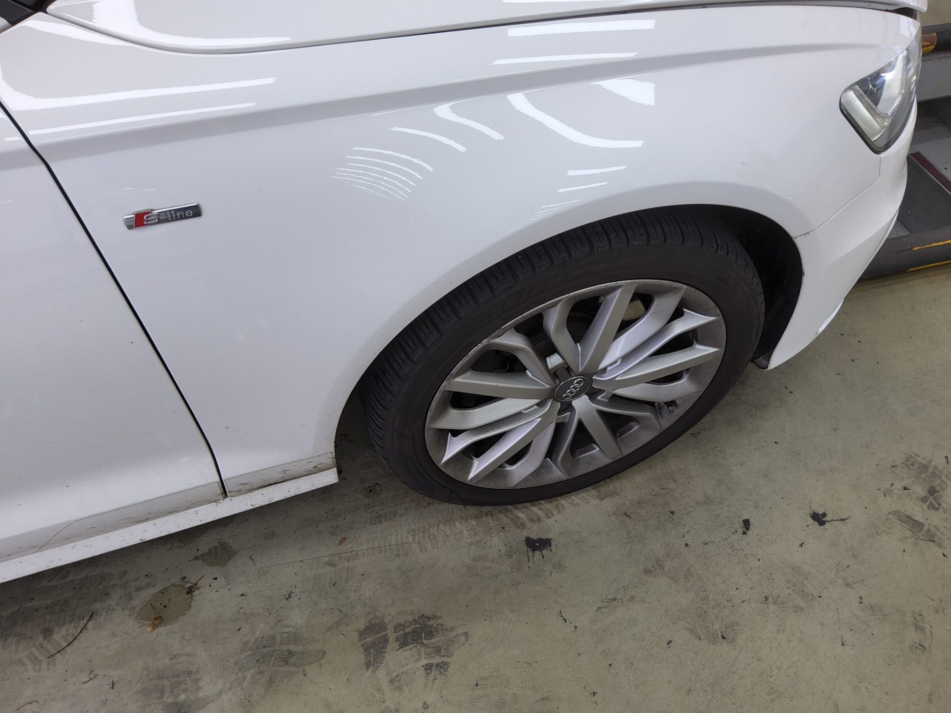 أودي إيه 6 (4Th Gen) 3.0 TDI كواترو Dynamic 2014