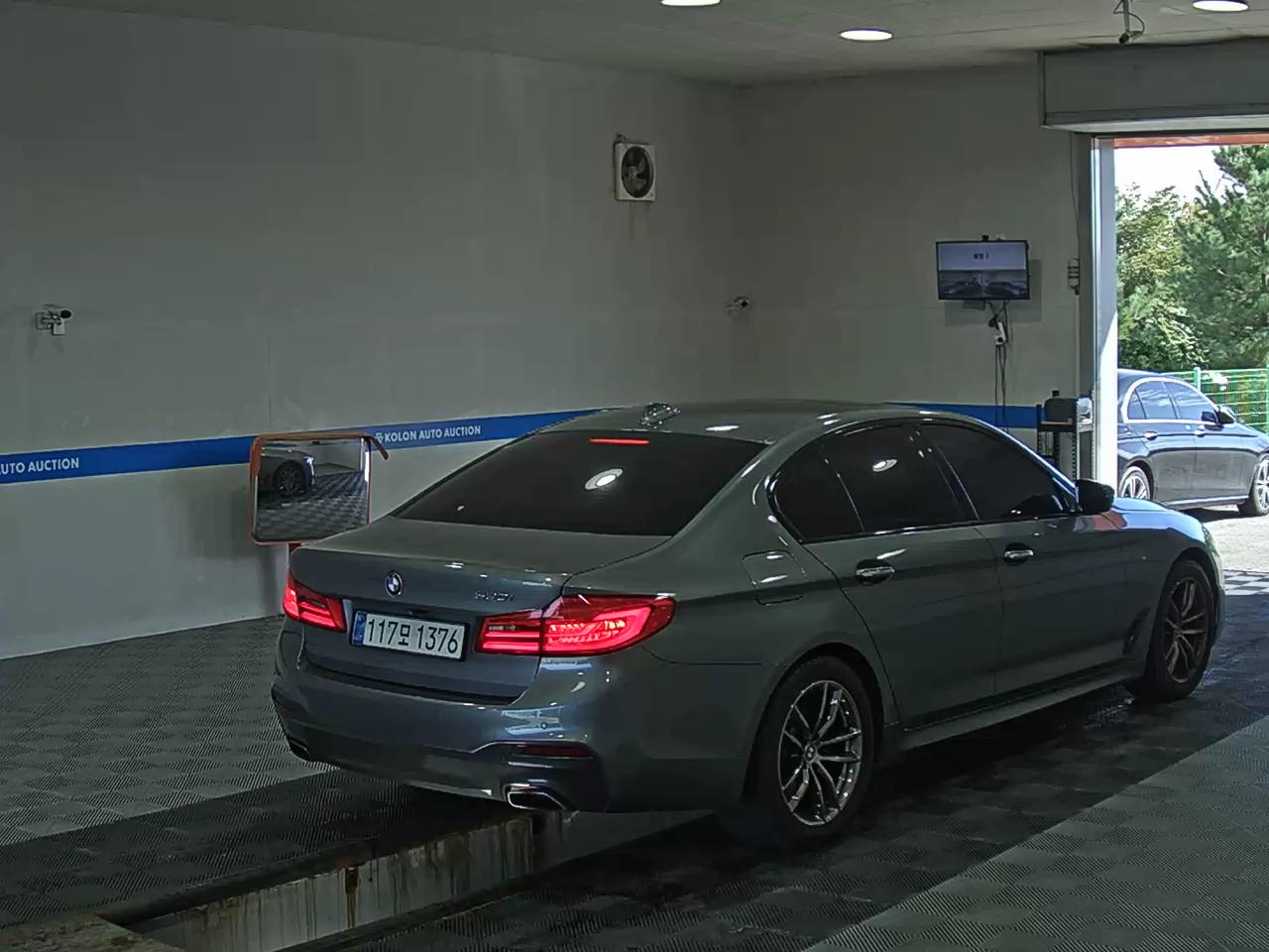 بي إم دبليو 5 Series (7Th Gen) 530I M Sport Pack بلس 2017 SPORT PLUS