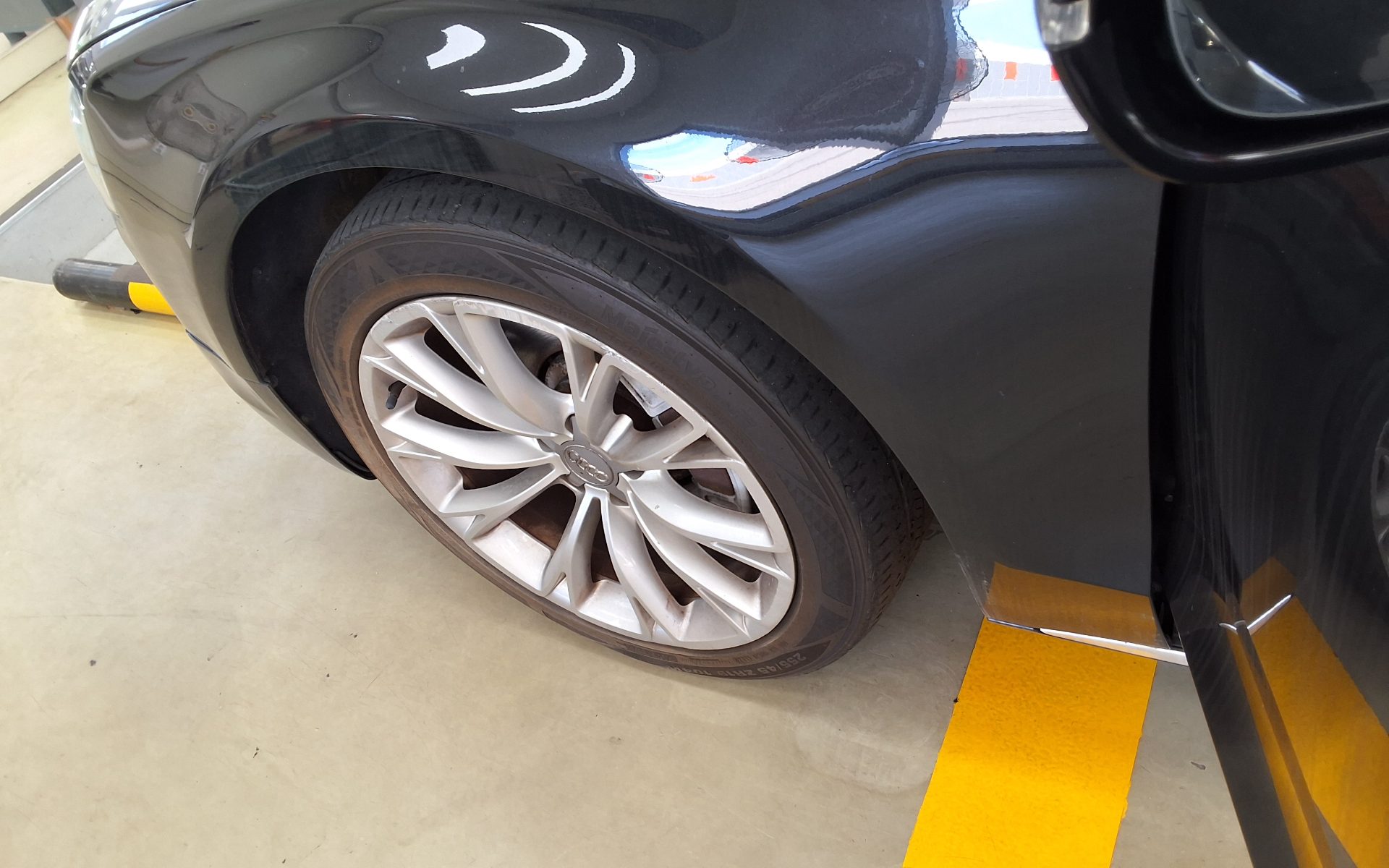 أودي إيه 8 (3Rd Gen) 3.0 Tfsi كواترو Lwb 2011