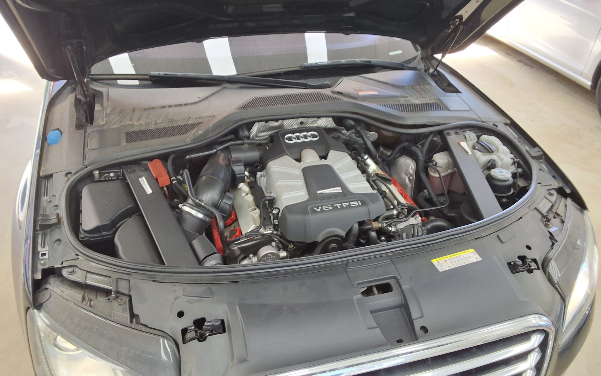 أودي إيه 8 (3Rd Gen) 3.0 Tfsi كواترو Lwb 2011