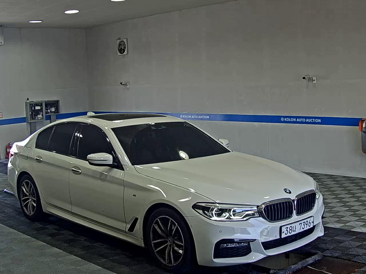 بي إم دبليو 5 Series (7Th Gen) 520D M Sport Pack 2017 SPORT