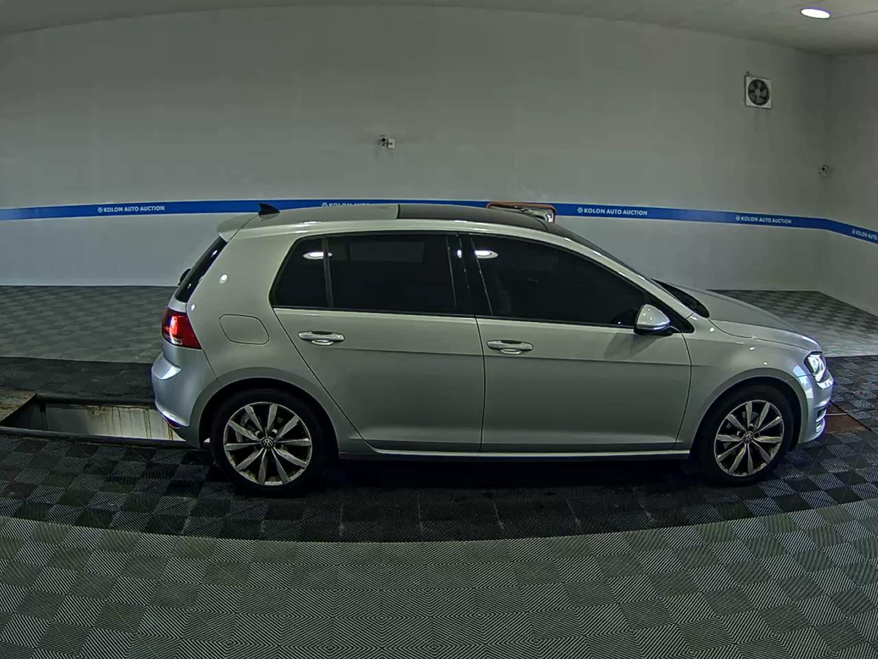 فولكس فاجن جولف (7Th Gen) 2.0 TDI 2015