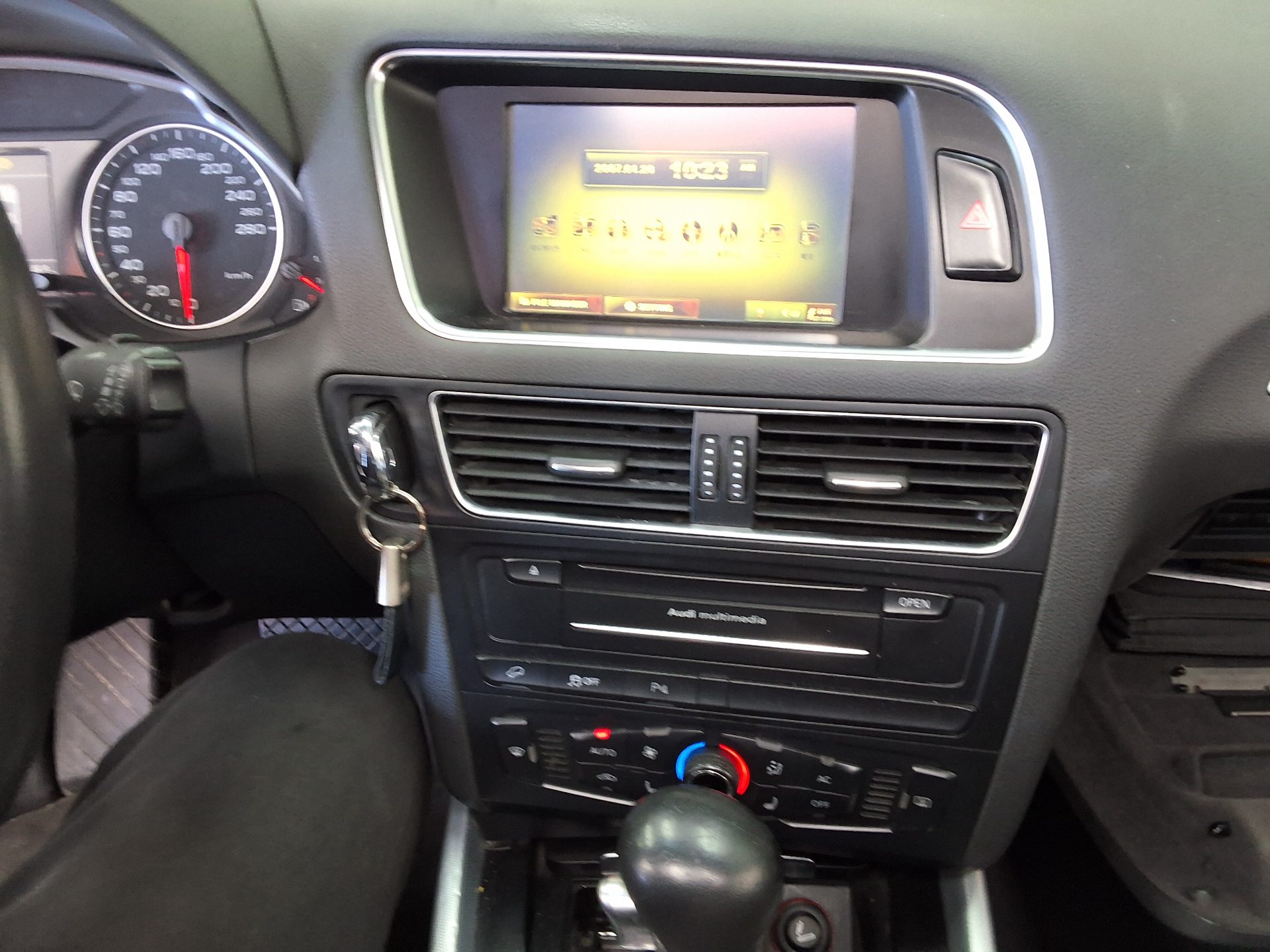 أودي كيو 5 2.0 TDI كواترو 2012