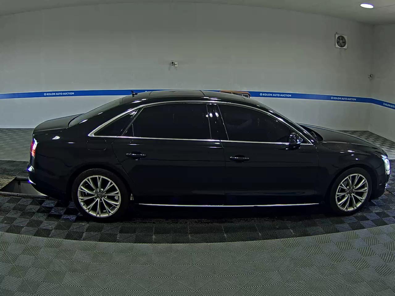 أودي إيه 8 (3Rd Gen) 3.0 Tfsi كواترو Lwb 2011