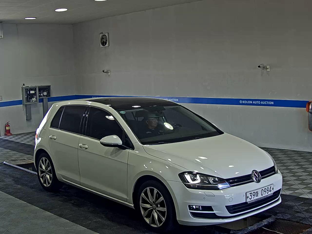 فولكس فاجن جولف (7Th Gen) 2.0 TDI 2014