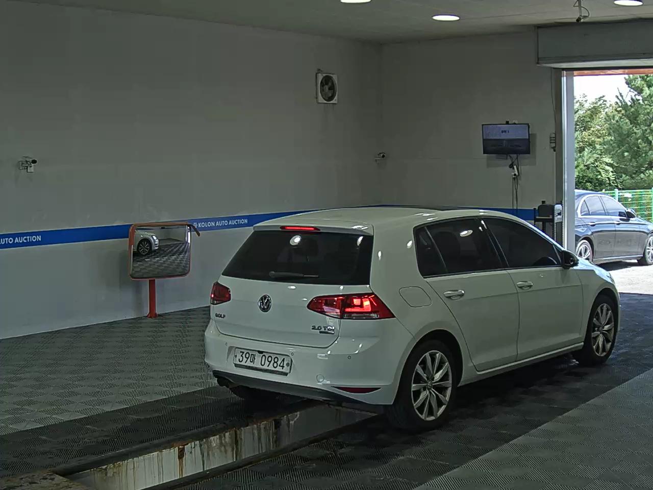 فولكس فاجن جولف (7Th Gen) 2.0 TDI 2014