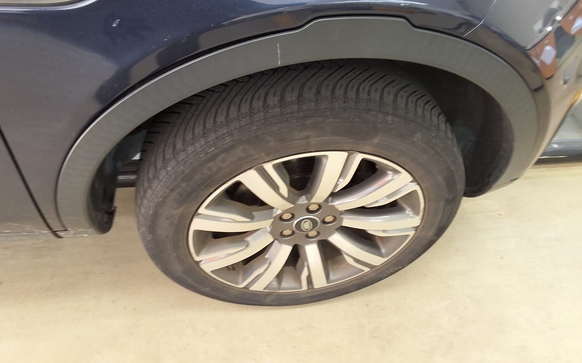 لاند روفر Rover Discovery Sport 2.0 Td4 Hse لكجري 2017 SPORT فاخر
