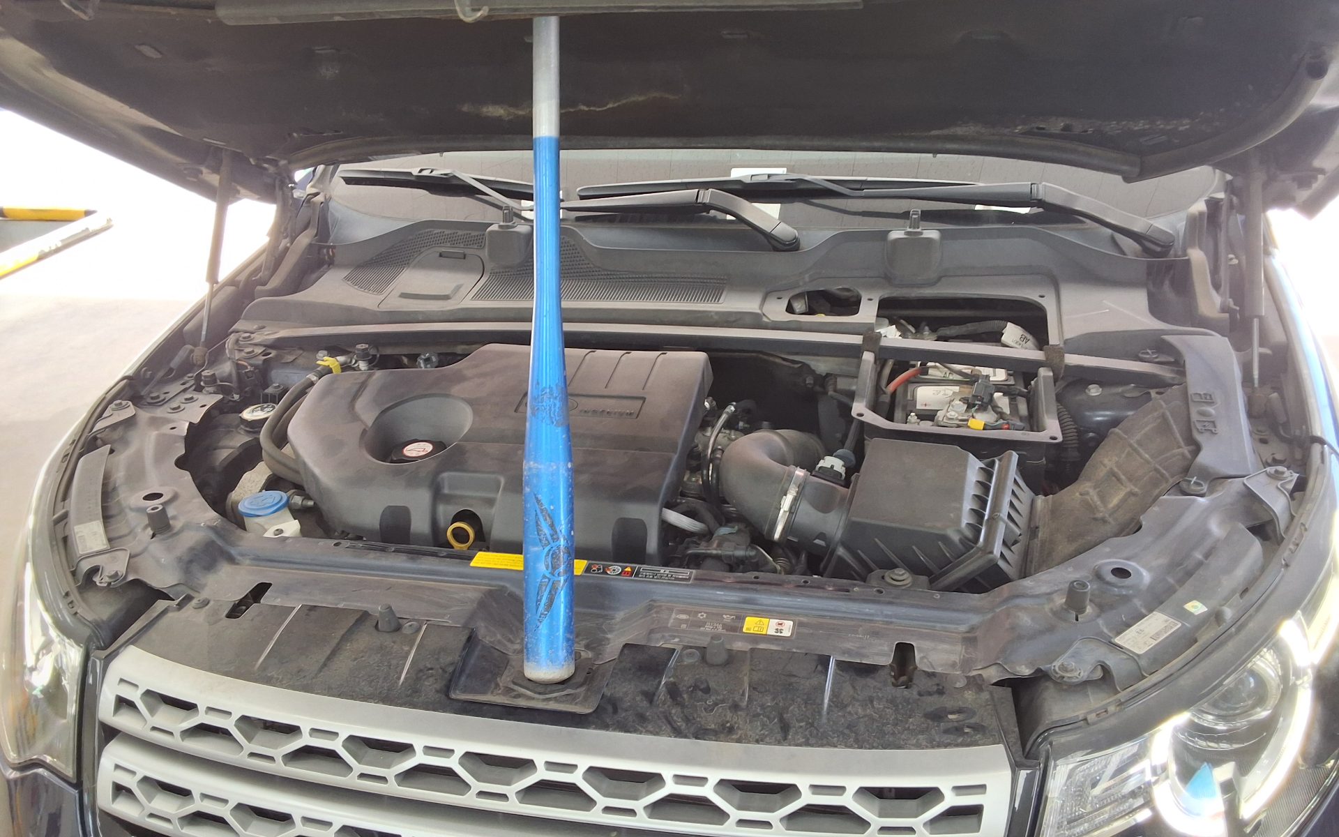 لاند روفر Rover Discovery Sport 2.0 Td4 Hse لكجري 2017 SPORT فاخر