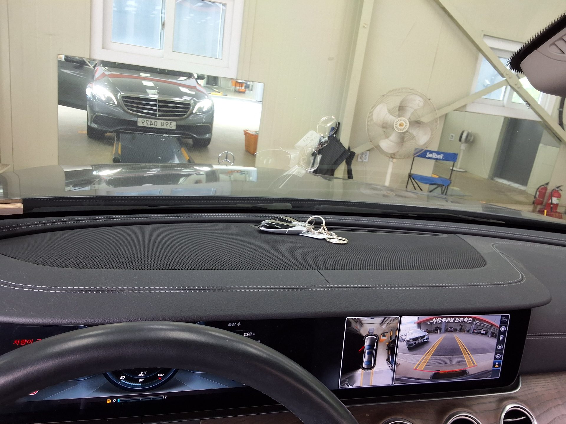 مرسيدس بنز E Class (5Th Gen) E300 إكسكلوسيف 2017 إكسكلوسيف