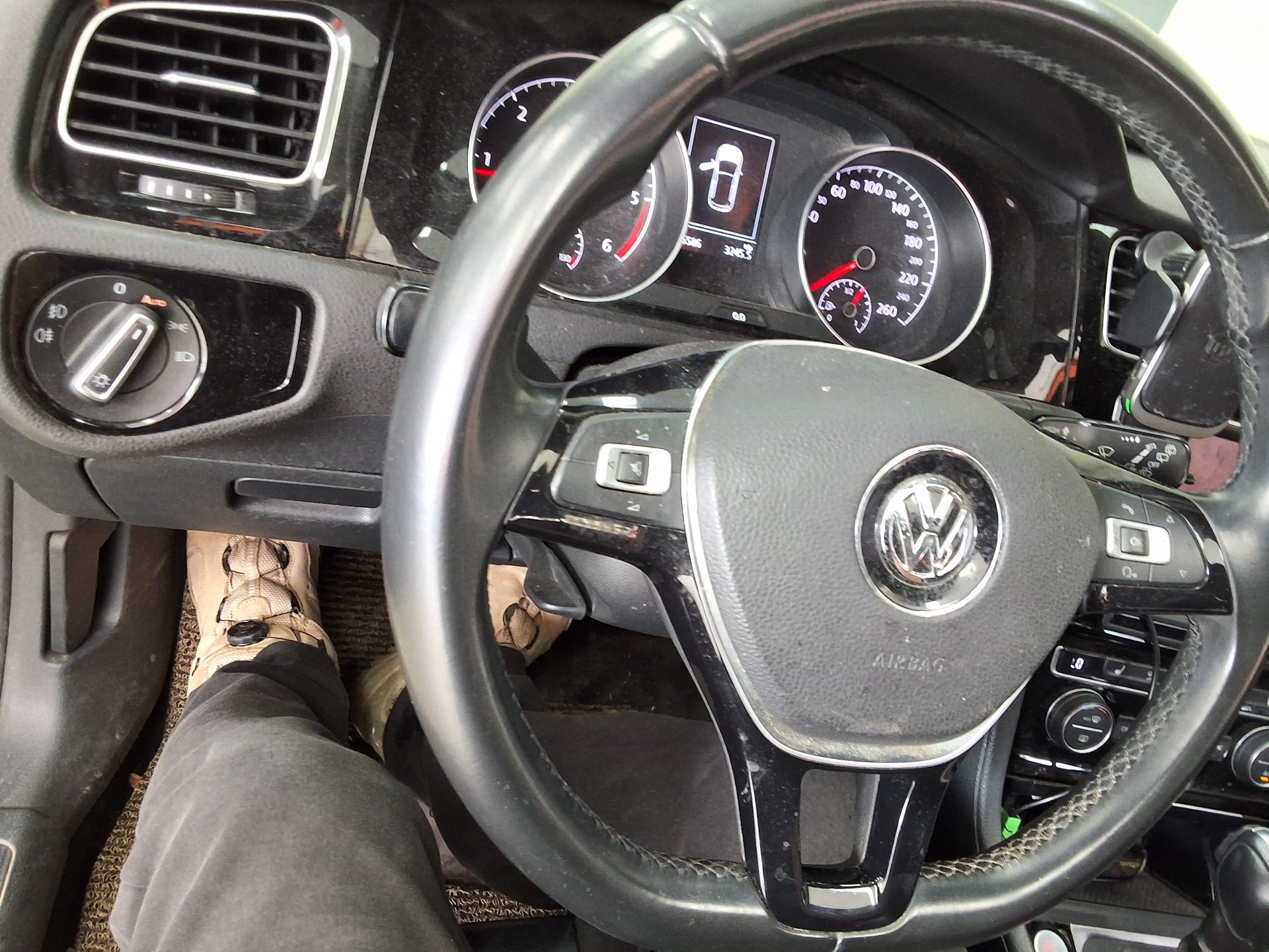 فولكس فاجن جولف (7Th Gen) 2.0 TDI بريميوم 2015 بريميوم